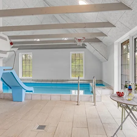 Tatil Evi Large Pool House In Husby With Sleeping Space For 18 People *